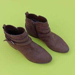 SUN STONE  Women's Tan Ankle Boot - 7.5